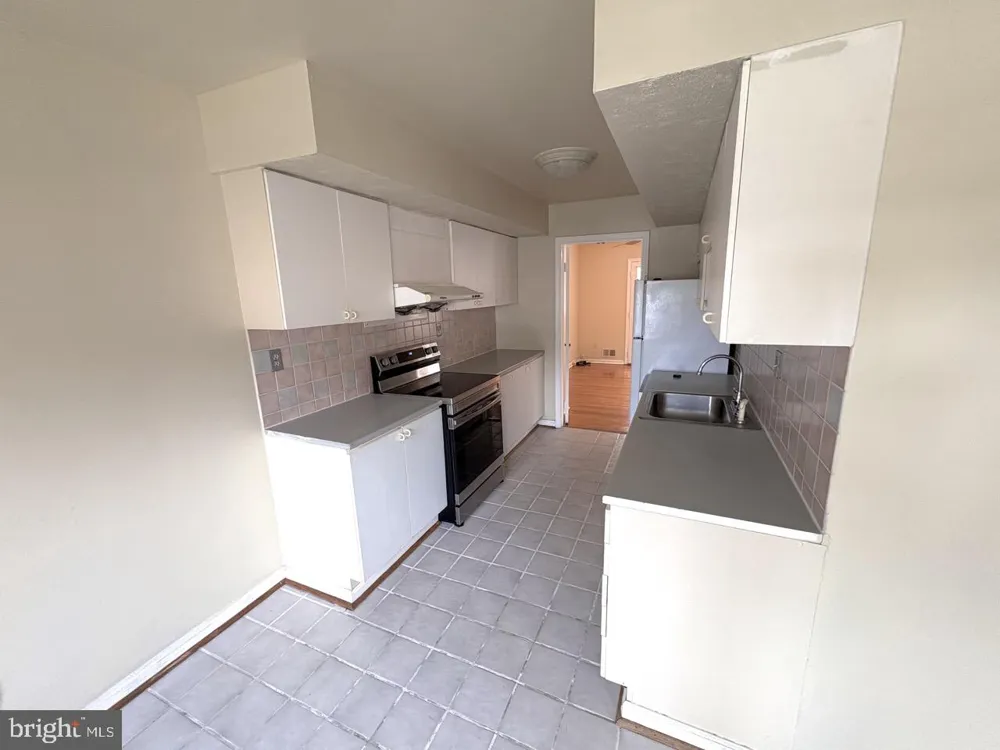 3156 CEDAR GROVE DRIVE Fairfax, VA 22031