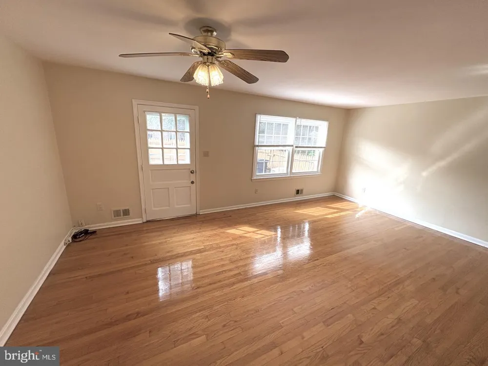 3156 CEDAR GROVE DRIVE Fairfax, VA 22031