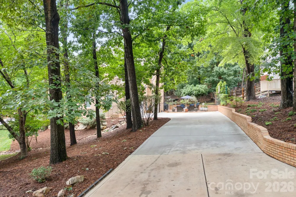 7048 Mariners Court Tega Cay, SC 29708