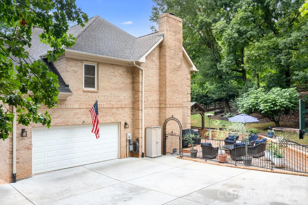7048 Mariners Court Tega Cay, SC 29708