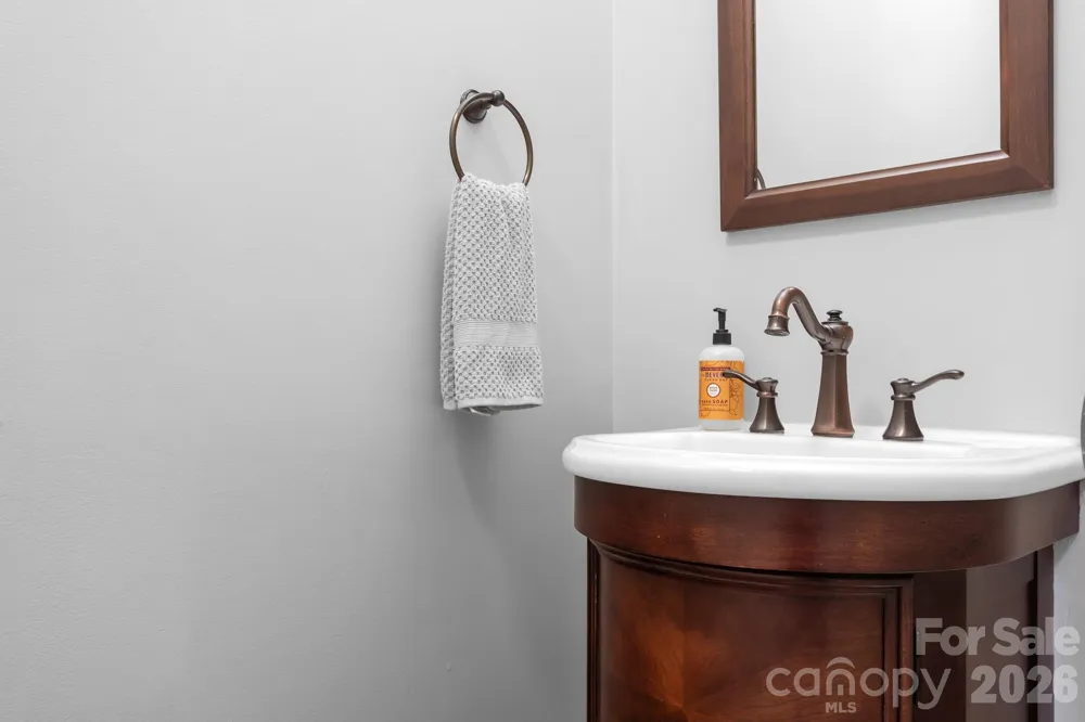 7048 Mariners Court Tega Cay, SC 29708
