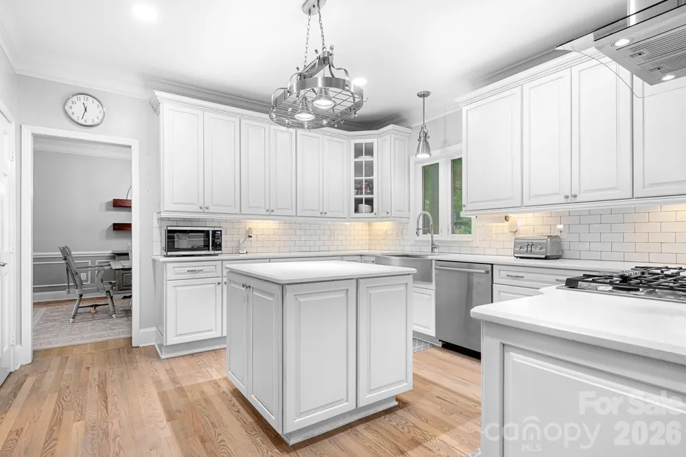 7048 Mariners Court Tega Cay, SC 29708