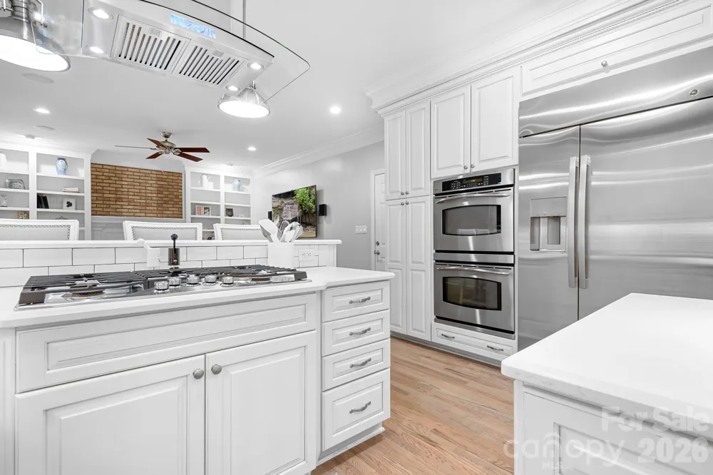 7048 Mariners Court Tega Cay, SC 29708