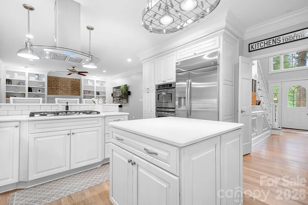 7048 Mariners Court Tega Cay, SC 29708