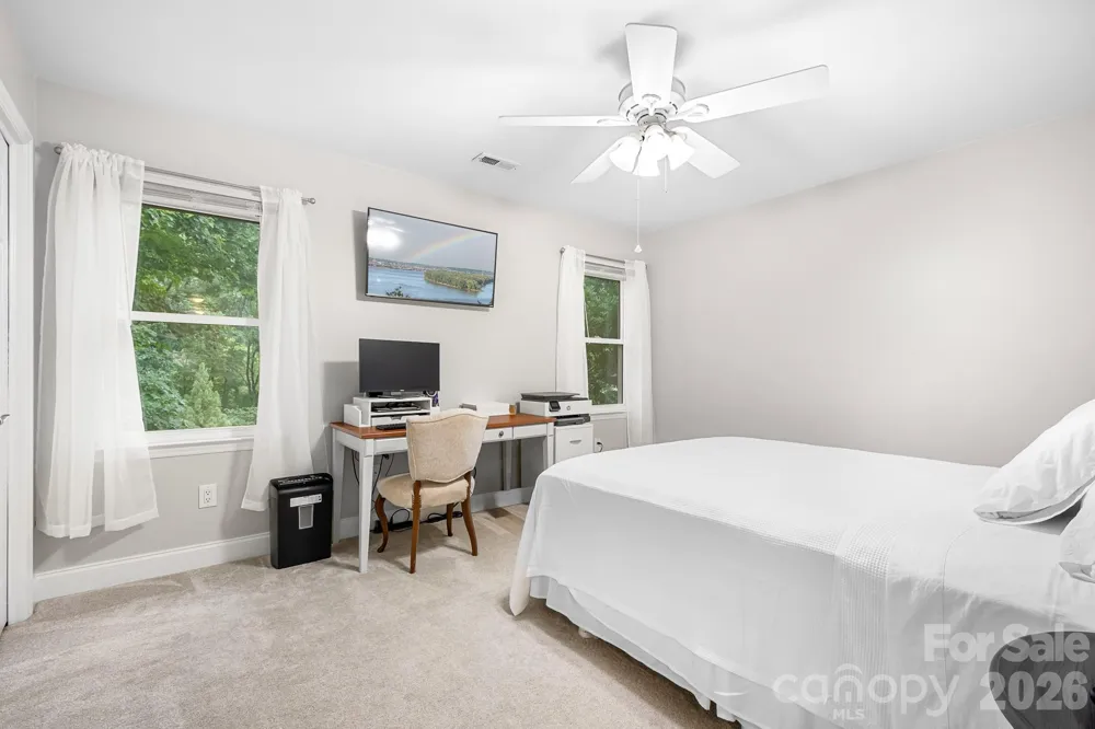 7048 Mariners Court Tega Cay, SC 29708