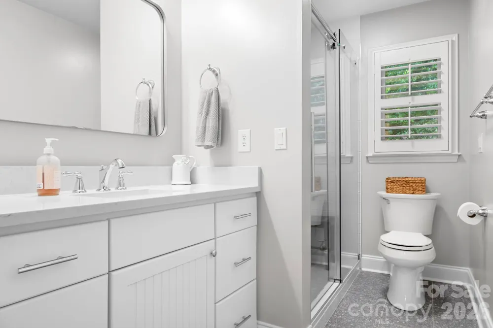 7048 Mariners Court Tega Cay, SC 29708