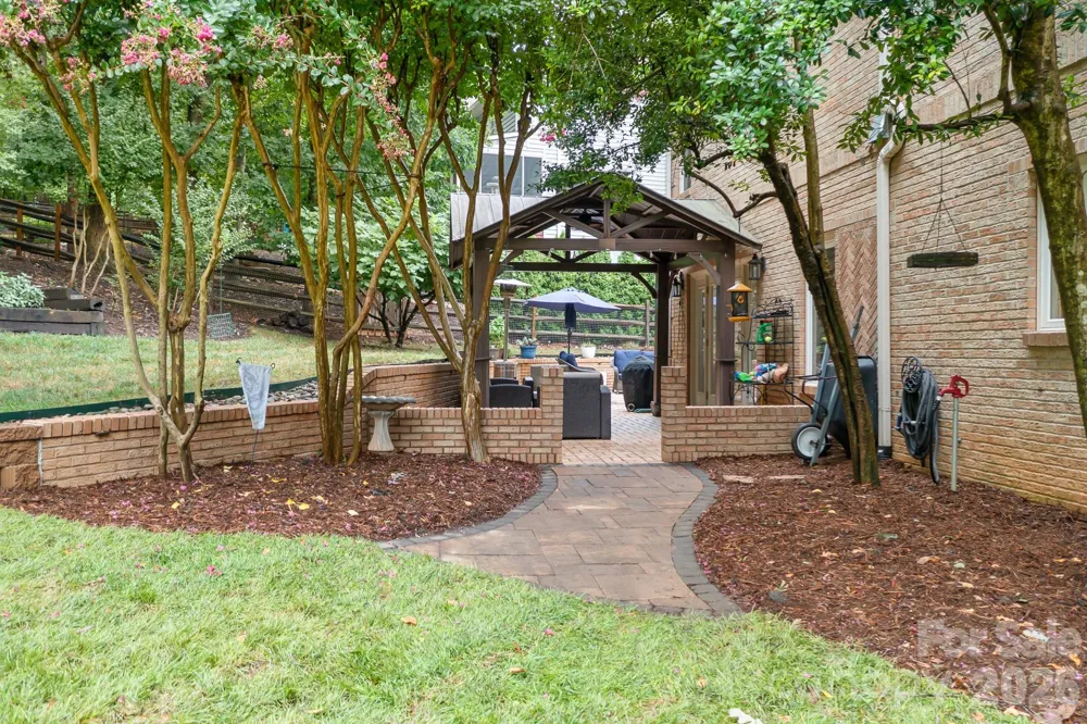 7048 Mariners Court Tega Cay, SC 29708