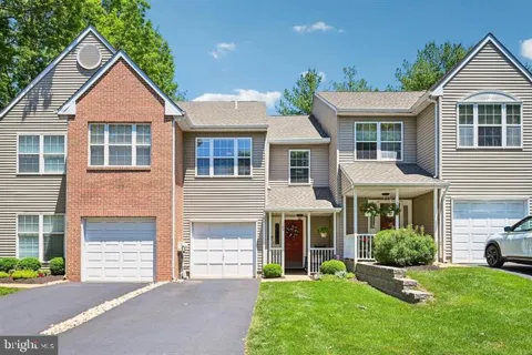 184 VICTORIA COURT