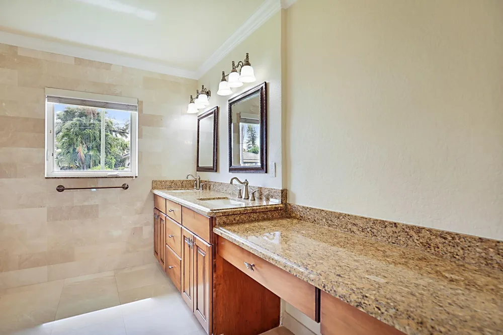 5110 NE 30th Avenue NE Lighthouse Point, FL 33064