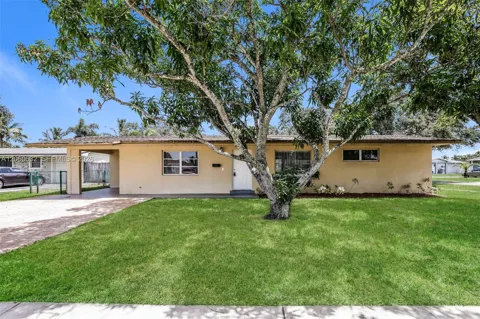 4896 NW 6th Ct