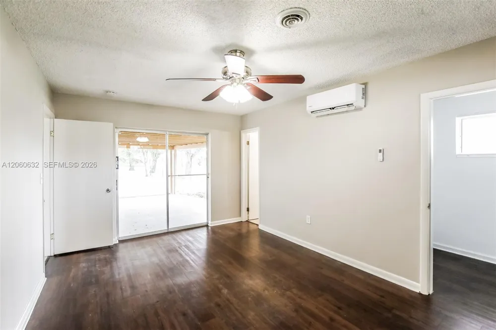 4896 NW 6th Ct Plantation, FL 33317