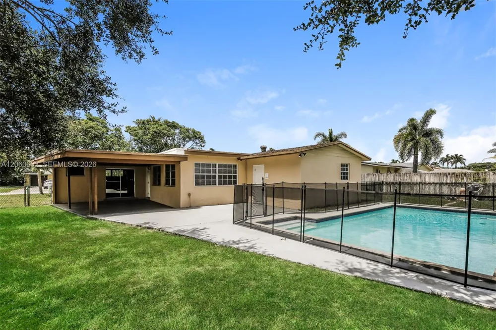 4896 NW 6th Ct Plantation, FL 33317