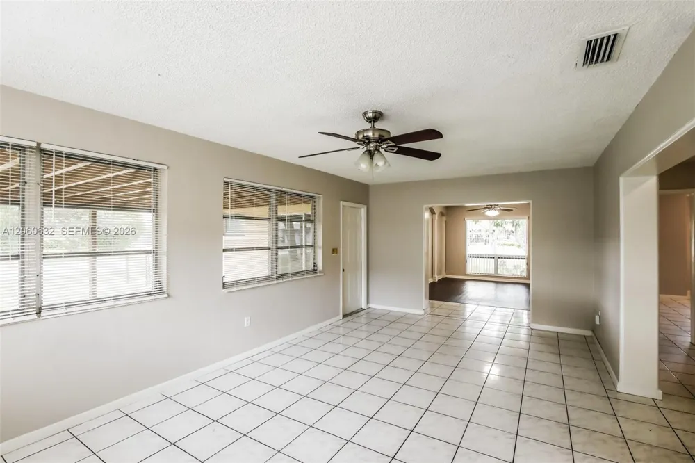 4896 NW 6th Ct Plantation, FL 33317