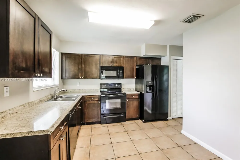 4896 NW 6th Ct Plantation, FL 33317