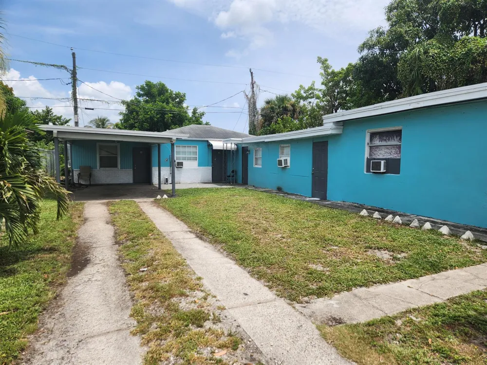 134 W 24TH W #1 Riviera Beach, FL 33404