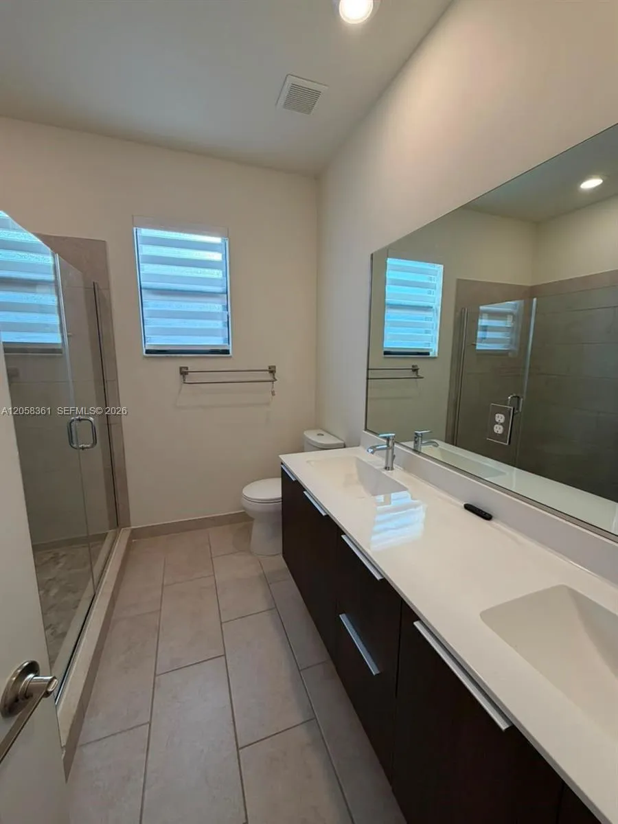 15816 NW 91st Ave Miami Lakes, FL 33018