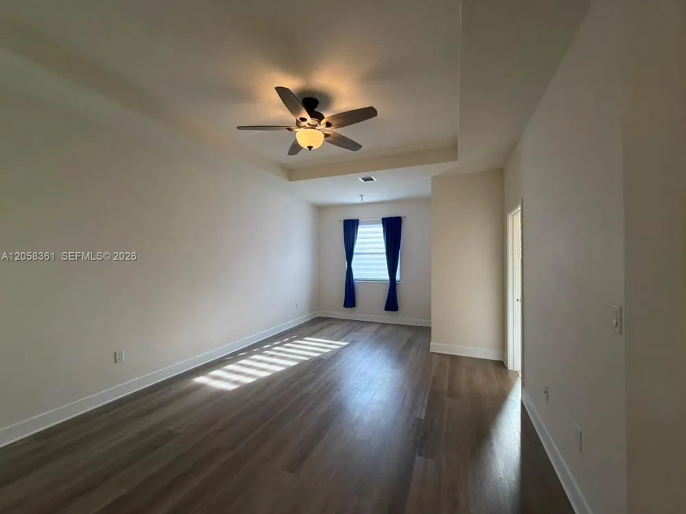 15816 NW 91st Ave Miami Lakes, FL 33018