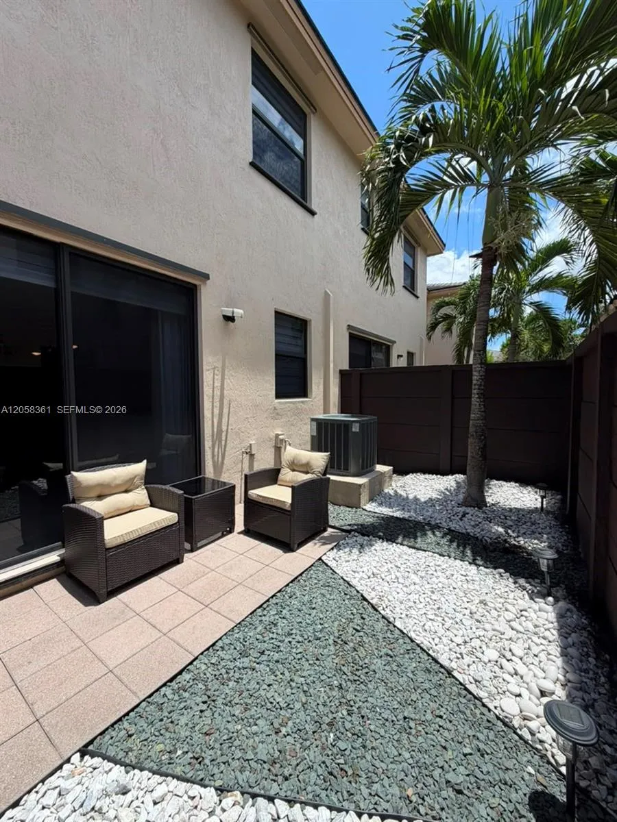 15816 NW 91st Ave Miami Lakes, FL 33018