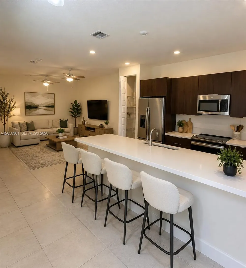 15816 NW 91st Ave Miami Lakes, FL 33018