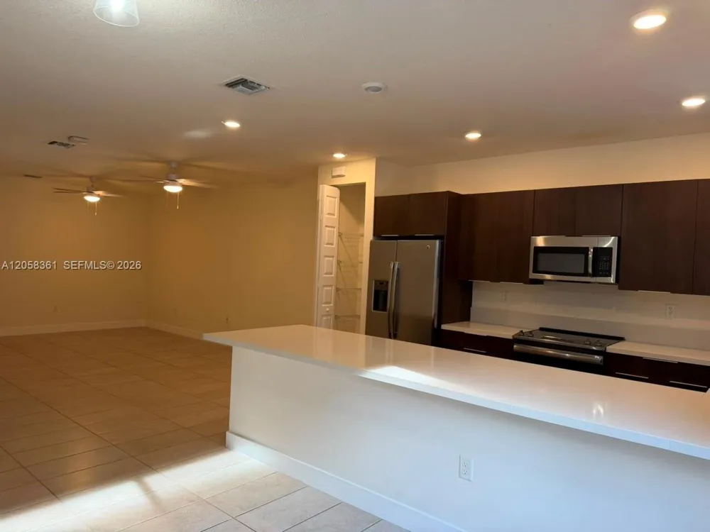 15816 NW 91st Ave Miami Lakes, FL 33018
