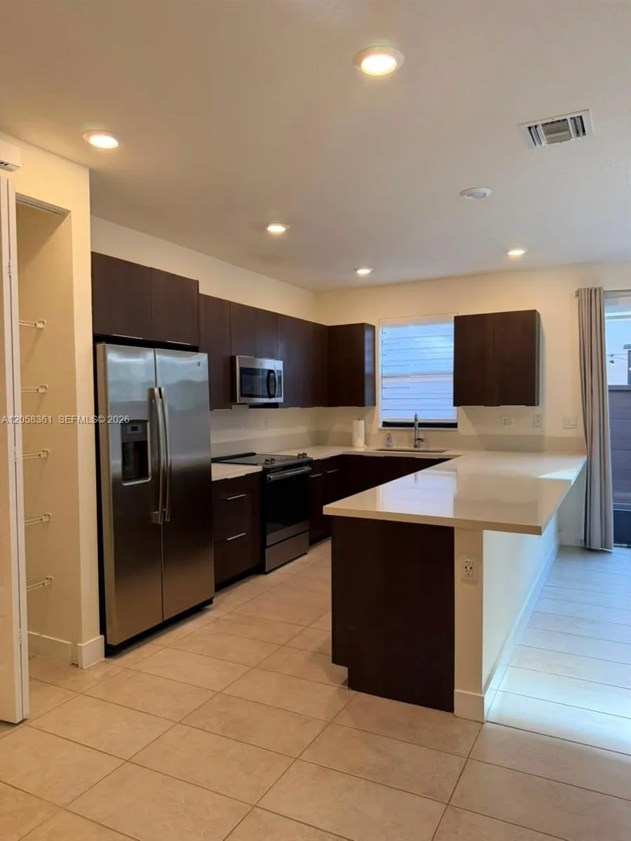 15816 NW 91st Ave Miami Lakes, FL 33018