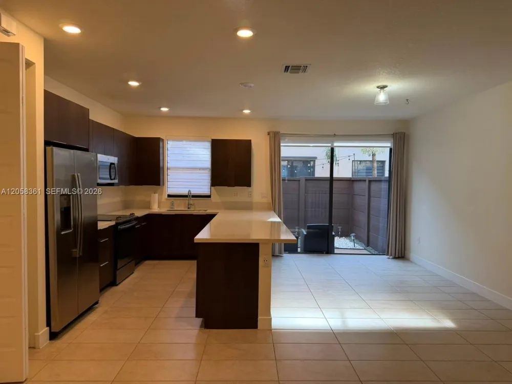 15816 NW 91st Ave Miami Lakes, FL 33018