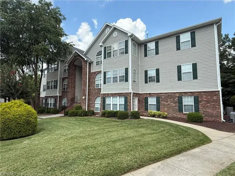 324 Scholastic Court