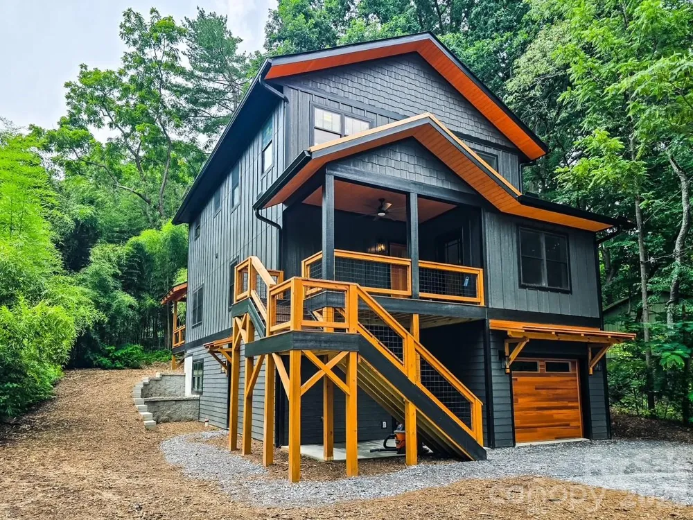 505 S Oconeechee Avenue Black Mountain, NC 28711