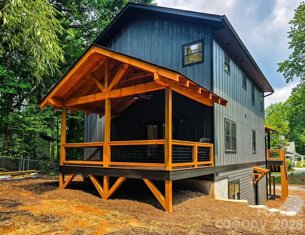 505 S Oconeechee Avenue Black Mountain, NC 28711