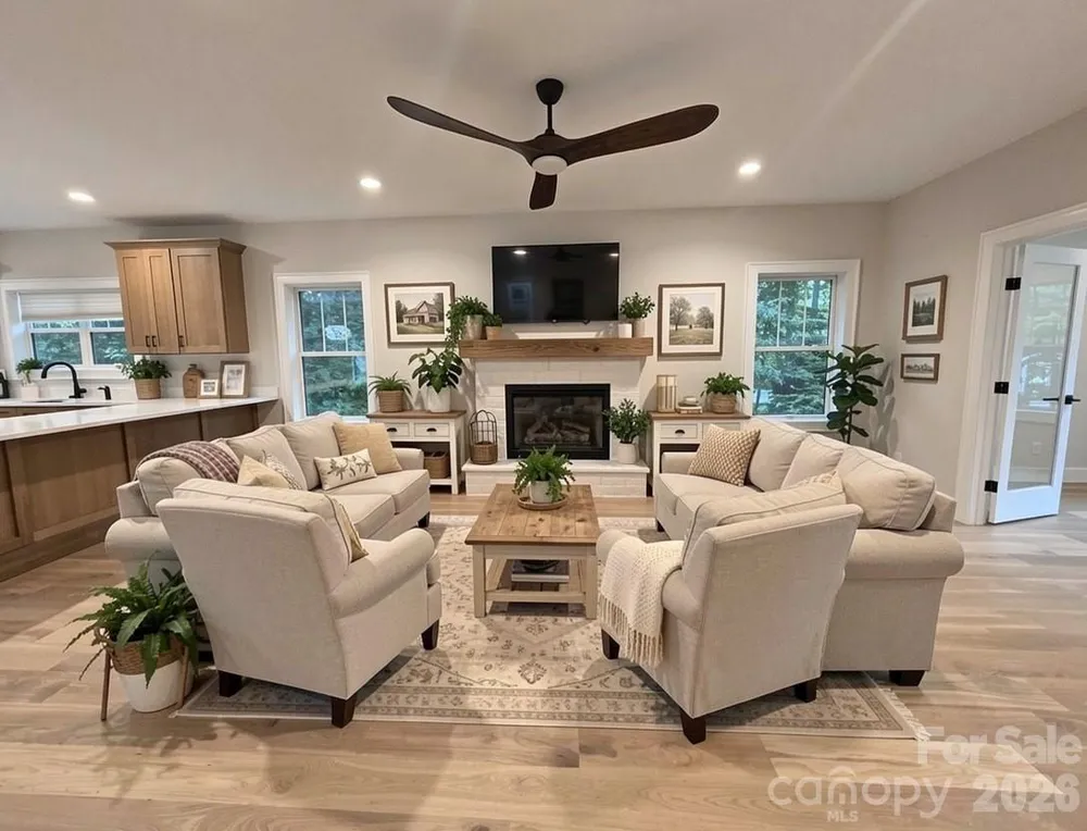 505 S Oconeechee Avenue Black Mountain, NC 28711