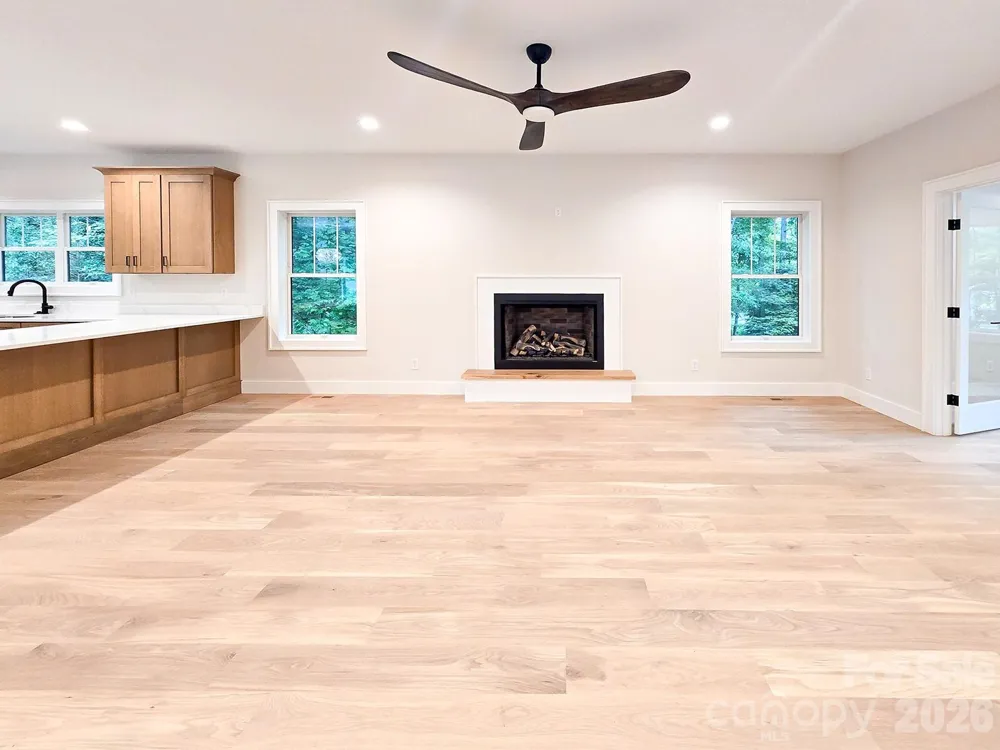505 S Oconeechee Avenue Black Mountain, NC 28711