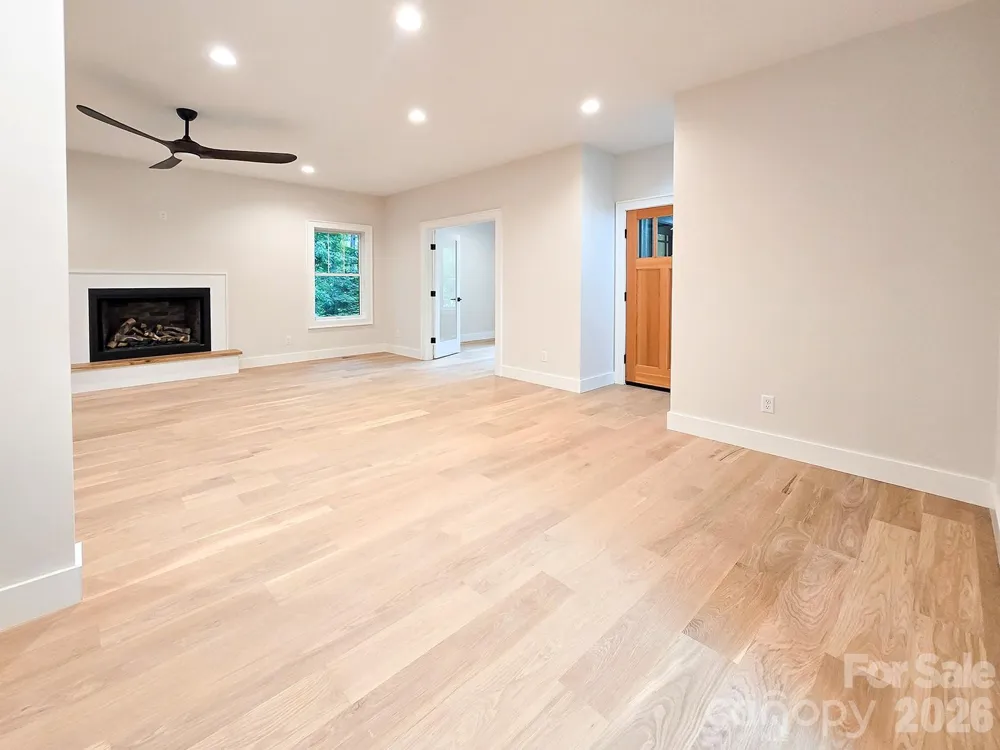 505 S Oconeechee Avenue Black Mountain, NC 28711