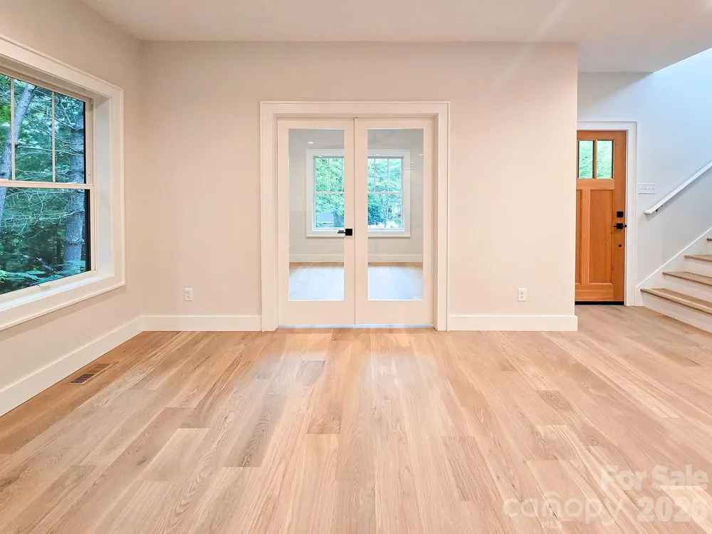 505 S Oconeechee Avenue Black Mountain, NC 28711