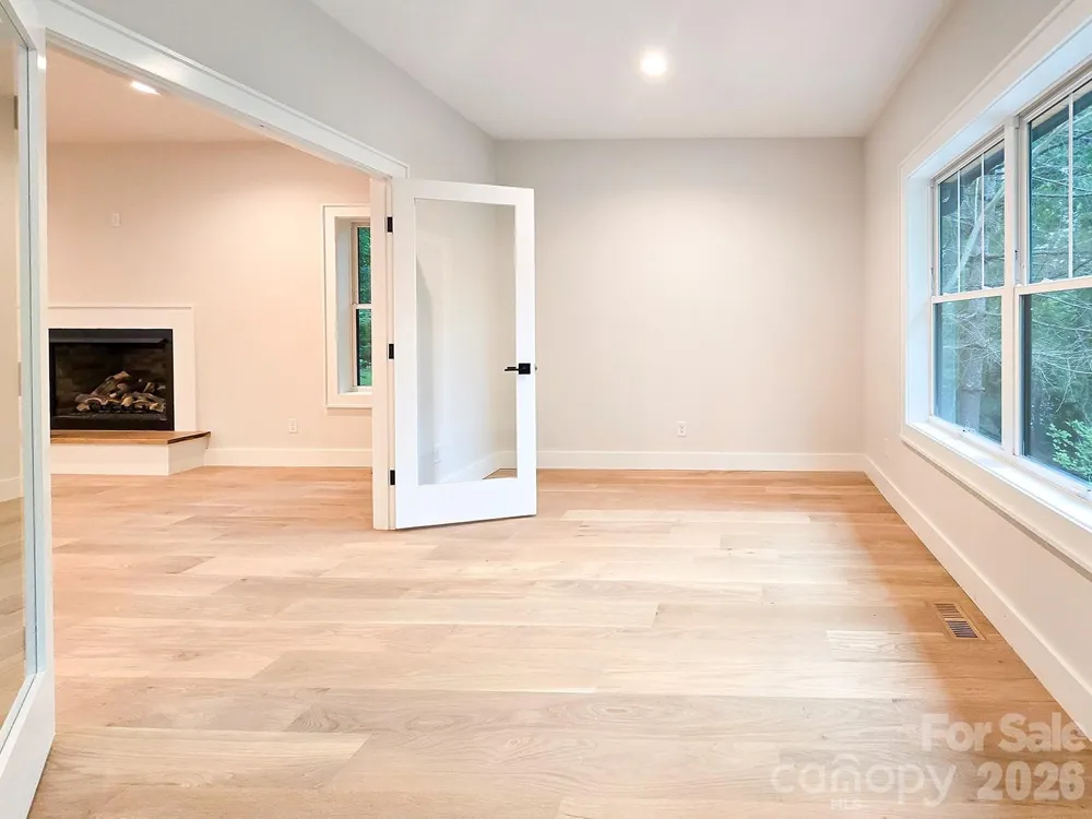 505 S Oconeechee Avenue Black Mountain, NC 28711