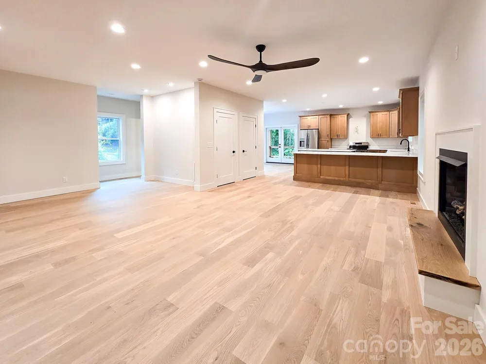 505 S Oconeechee Avenue Black Mountain, NC 28711