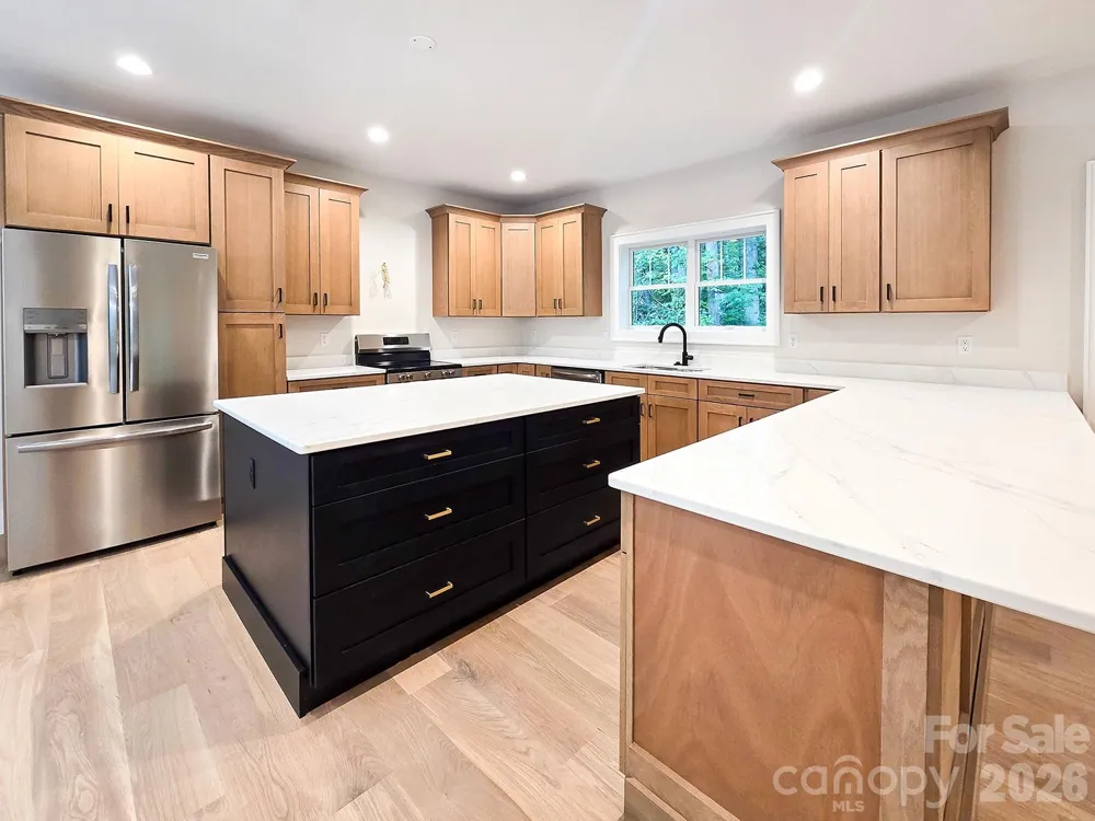 505 S Oconeechee Avenue Black Mountain, NC 28711