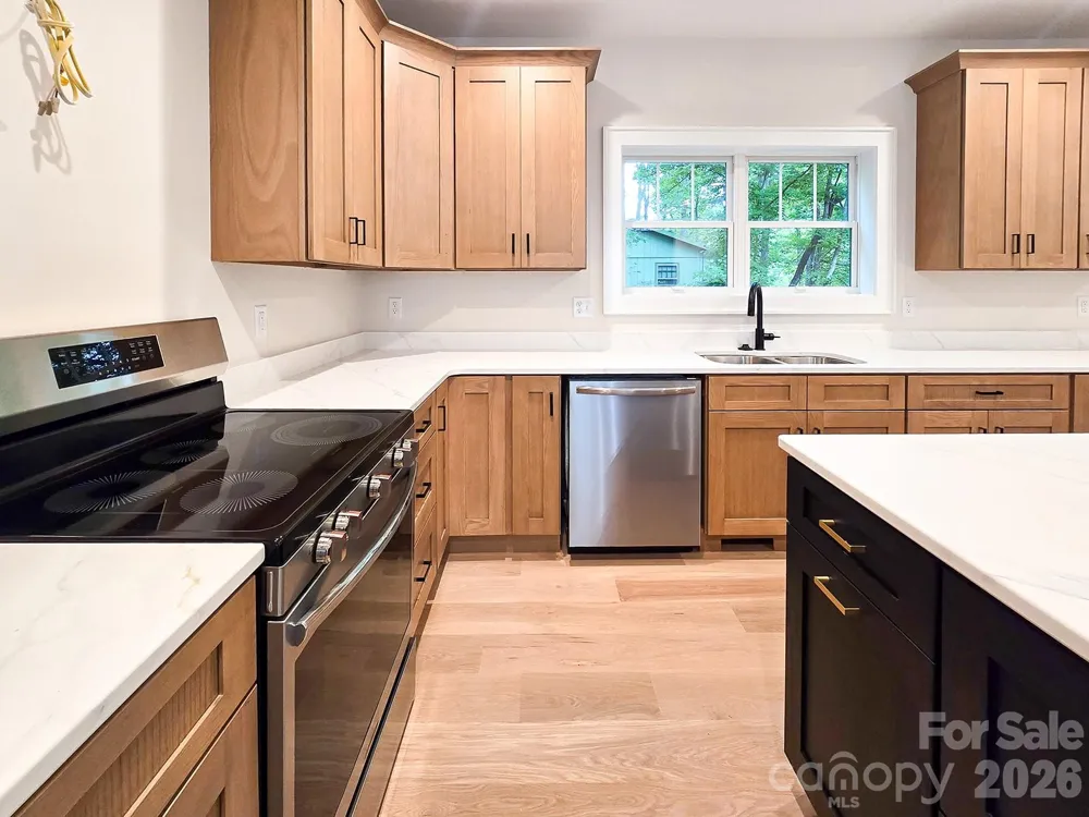 505 S Oconeechee Avenue Black Mountain, NC 28711