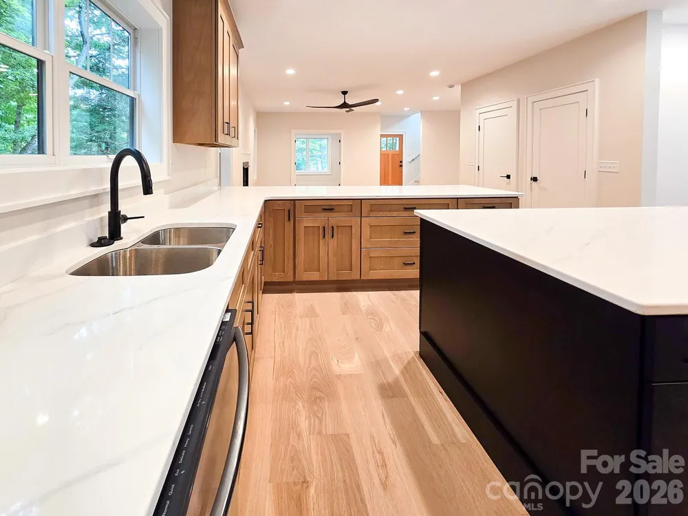 505 S Oconeechee Avenue Black Mountain, NC 28711
