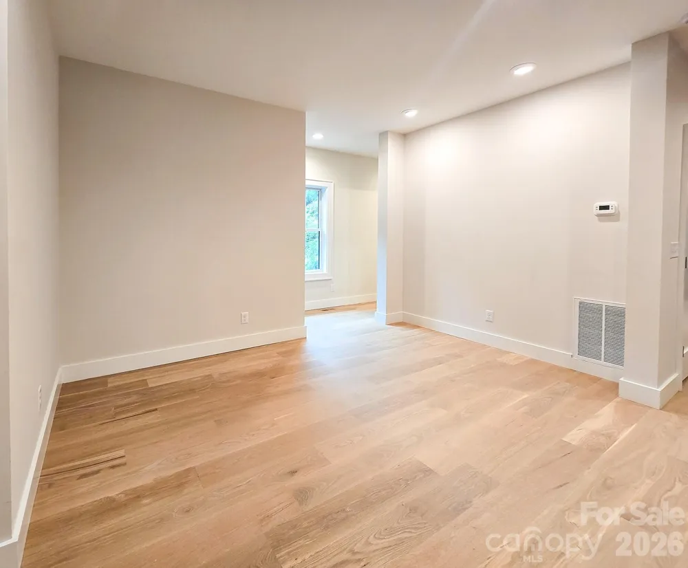 505 S Oconeechee Avenue Black Mountain, NC 28711