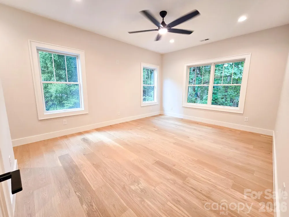 505 S Oconeechee Avenue Black Mountain, NC 28711