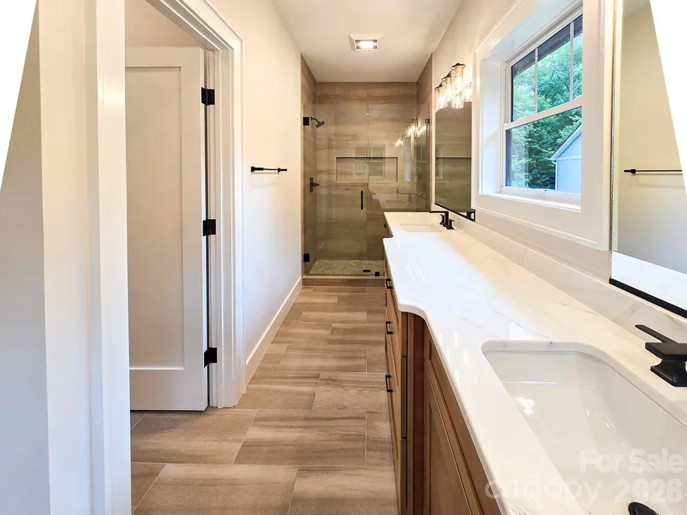 505 S Oconeechee Avenue Black Mountain, NC 28711