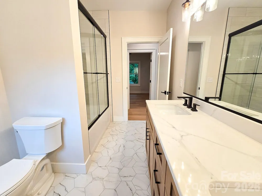 505 S Oconeechee Avenue Black Mountain, NC 28711