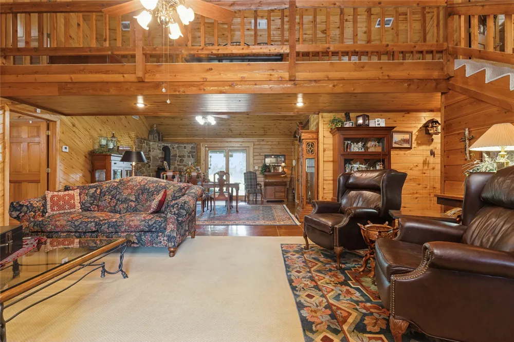 2105 CR 2111 Hooks, TX 75561