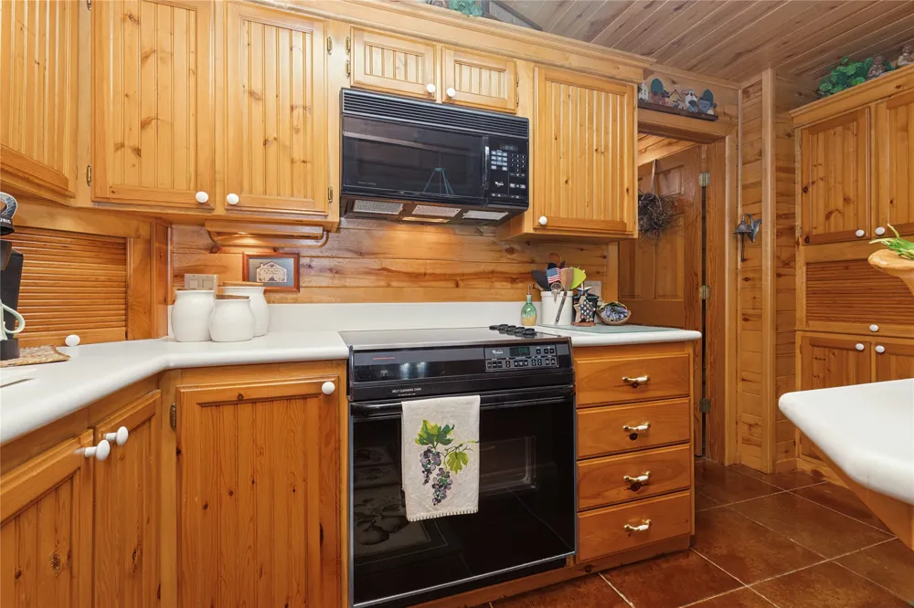 2105 CR 2111 Hooks, TX 75561