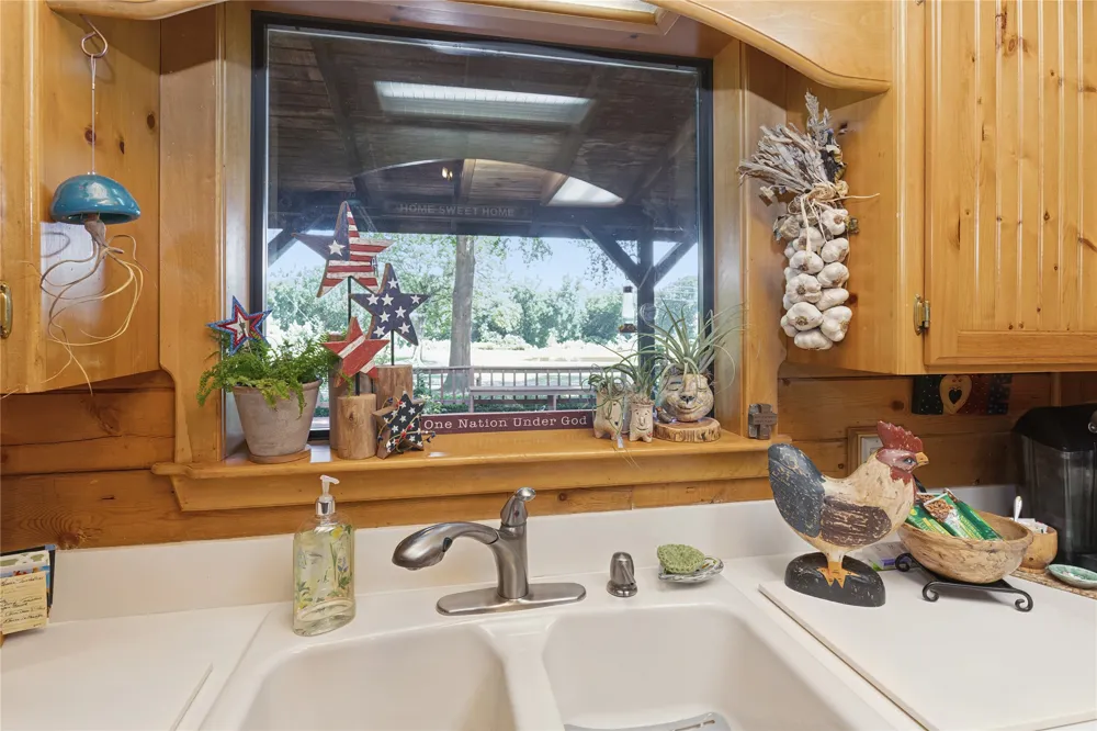 2105 CR 2111 Hooks, TX 75561