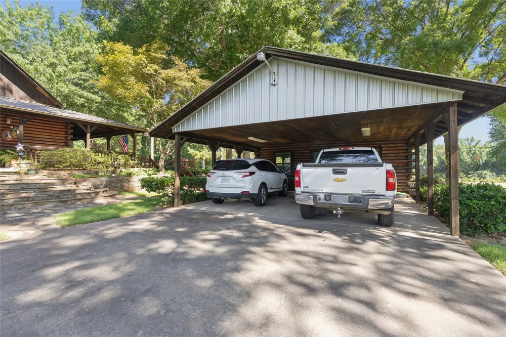 2105 CR 2111 Hooks, TX 75561