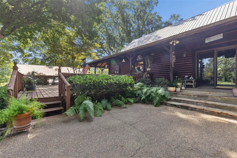 2105 CR 2111 Hooks, TX 75561