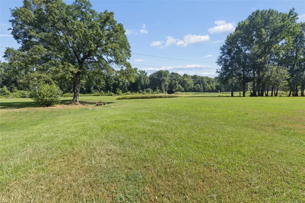 2105 CR 2111 Hooks, TX 75561