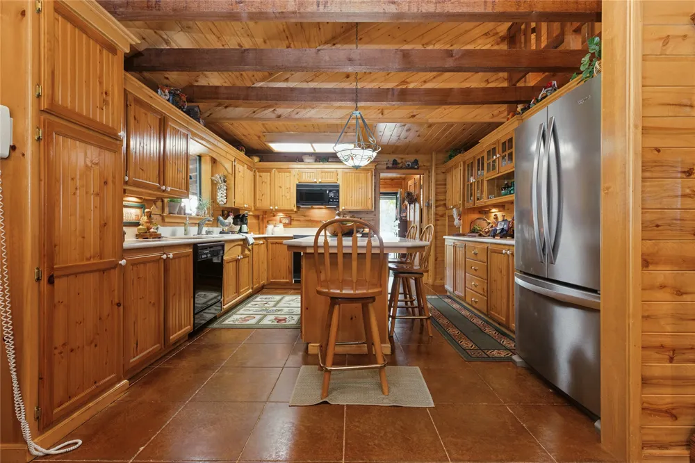 2105 CR 2111 Hooks, TX 75561