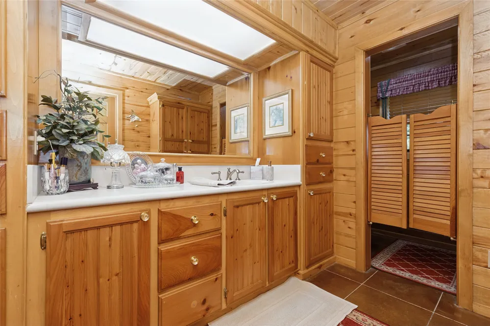 2105 CR 2111 Hooks, TX 75561